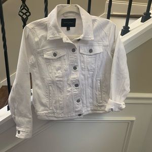 Banana Republic white jean jacket Small Petite